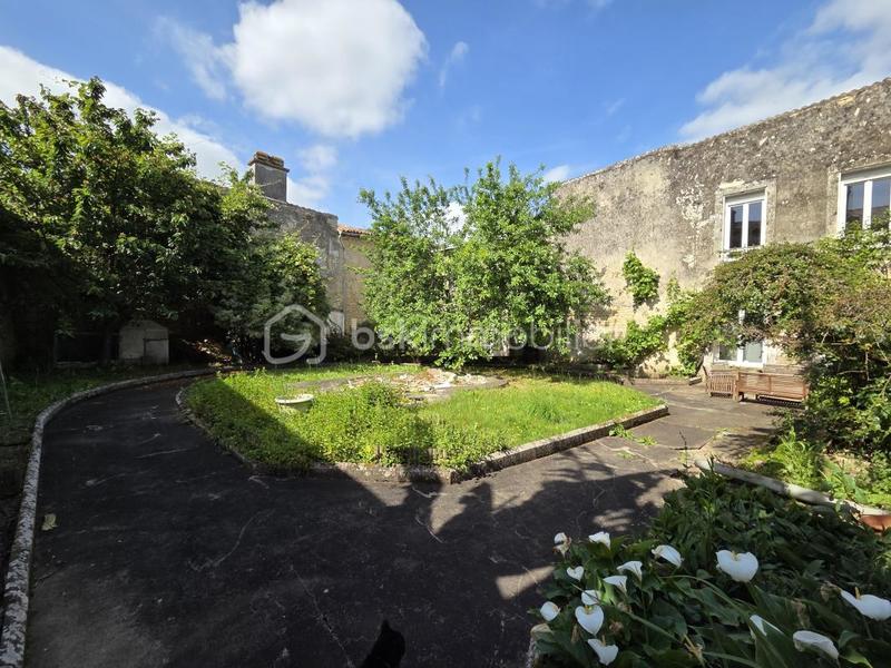 Maison ancienne - 315 m² - 10 pièces