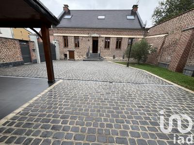 Maison - 220 m² - 6 pièces