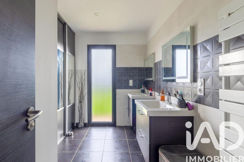 Maison - 143 m² - 7 pièces