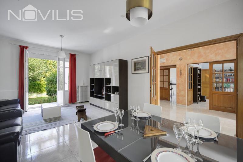 Maison - 200 m² - 6 pièces