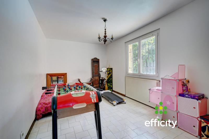 Maison - 200 m² - 7 pièces