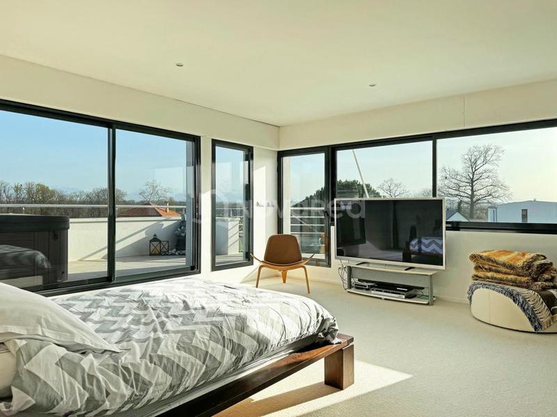 Villa - 240 m² - 7 pièces