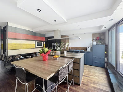 Maison contemporaine - 222 m² - 8 pièces