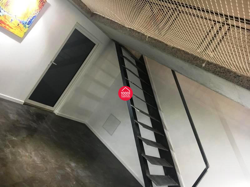 Loft - 180 m² - 5 pièces