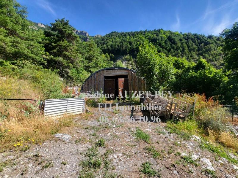 Propriété - 180 m² - 5 pièces