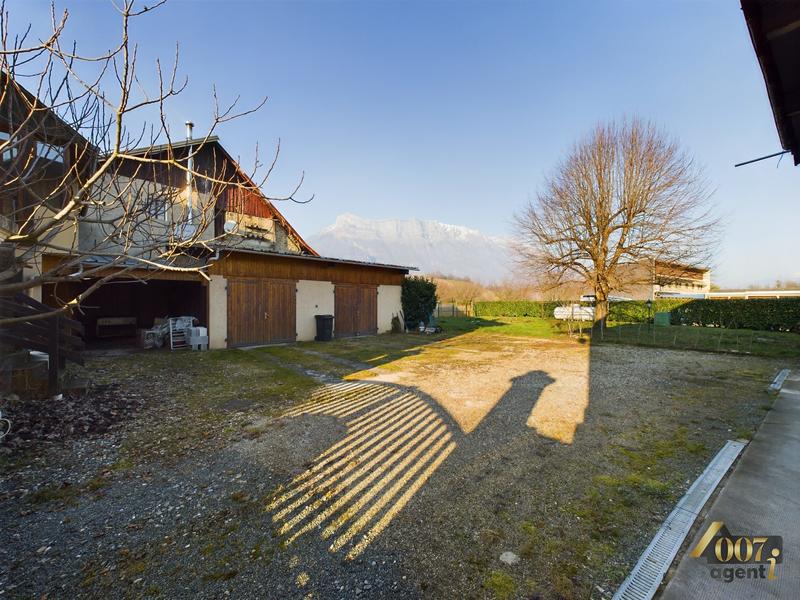 Maison - 243 m² - 9 pièces