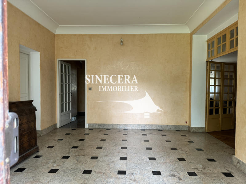 Propriété - 600 m² - 16 pièces