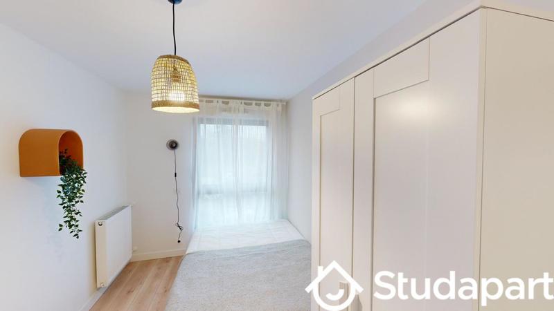 Chambre - 11 m² - 1 pièce