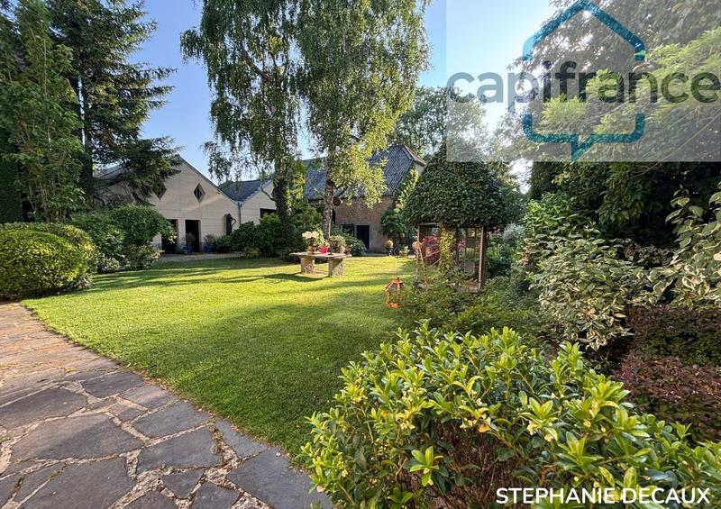 Maison - 315 m² - 13 pièces