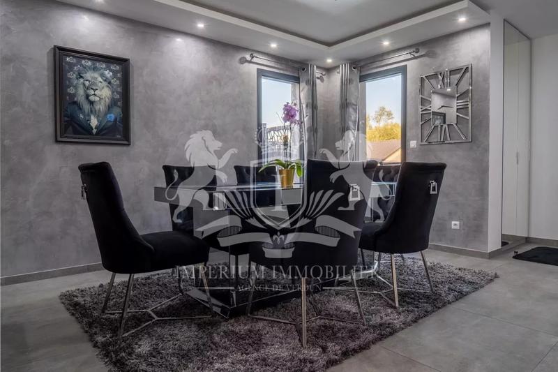 Maison - 142 m² - 7 pièces