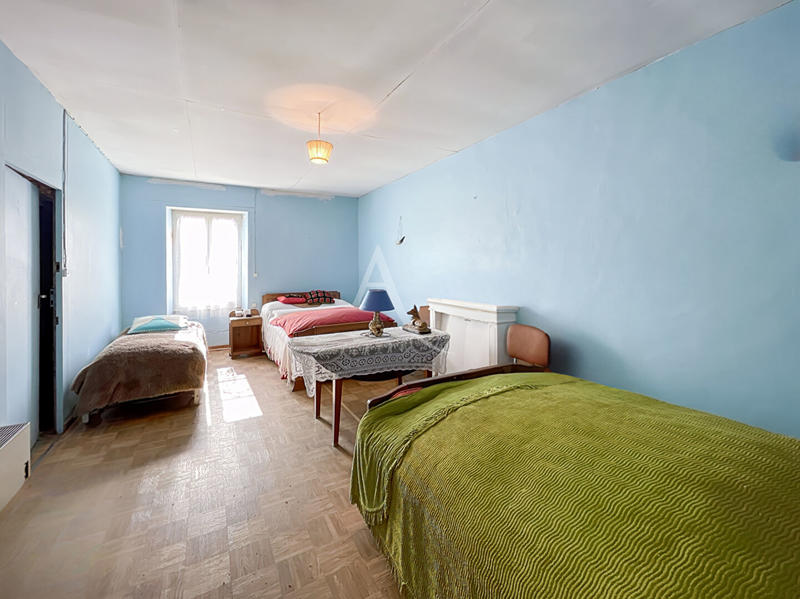 Maison - 95 m² - 5 pièces