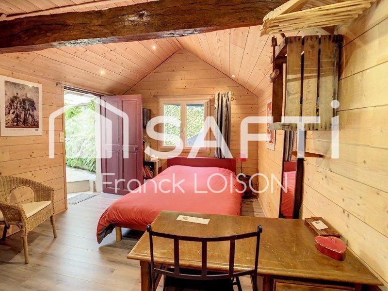 Maison - 203 m² - 7 pièces