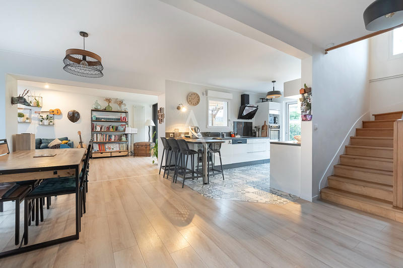 Maison - 145 m² - 6 pièces