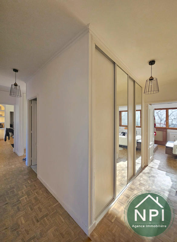 Appartement - 120 m² - 6 pièces