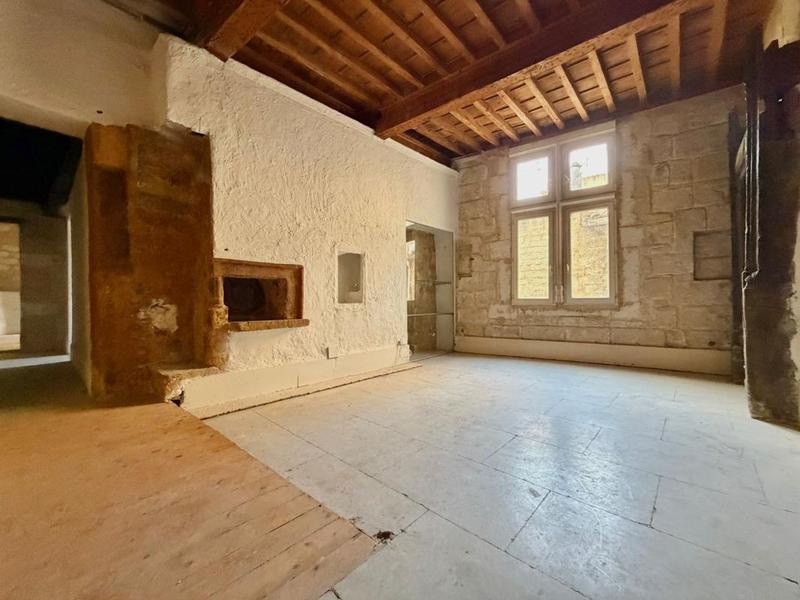 Appartement ancien - 101 m² - 4 pièces