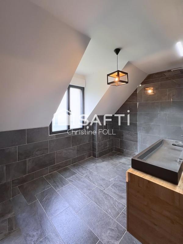 Maison - 167 m² - 6 pièces