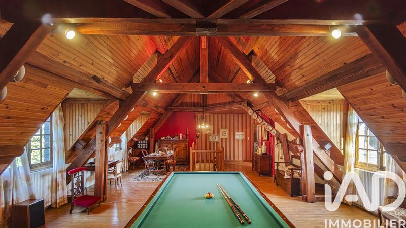 Maison - 255 m² - 9 pièces