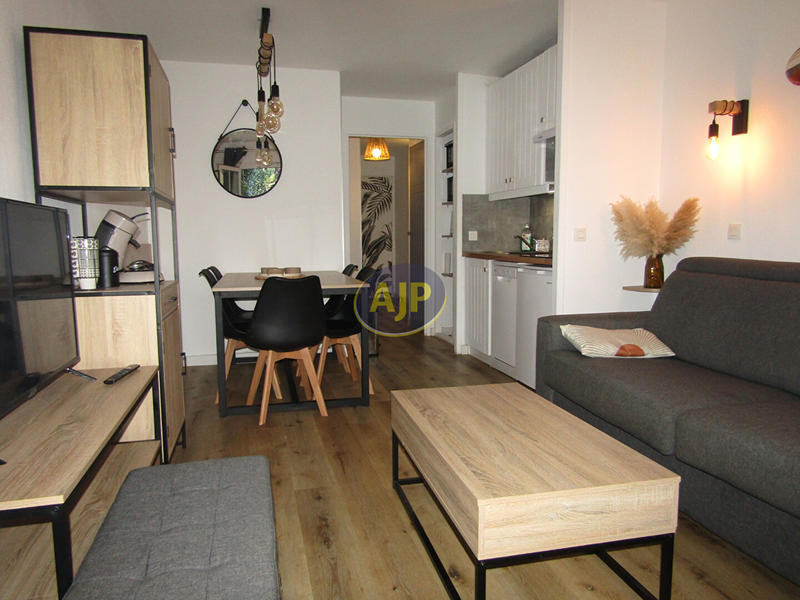 Appartement - 2 806 m² - 2 pièces