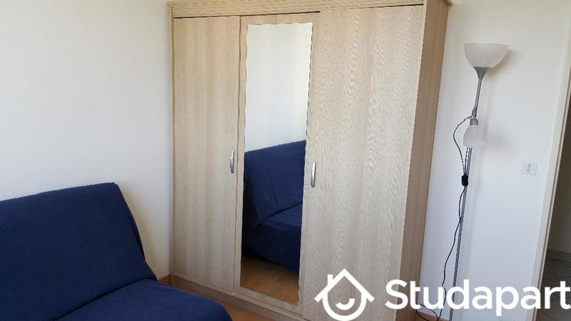 Chambre - 10 m² - 1 pièce