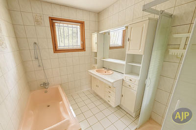 Maison - 87 m² - 5 pièces