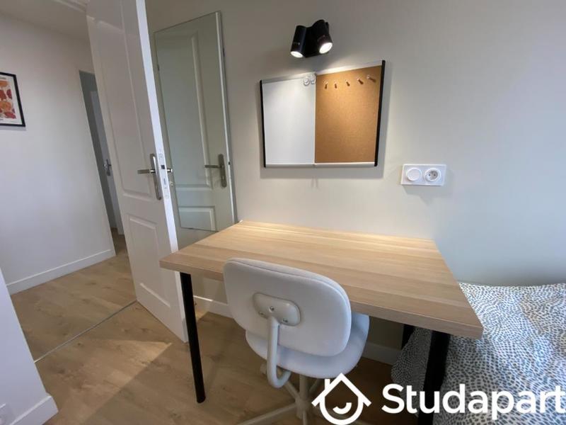 Chambre - 11 m² - 1 pièce