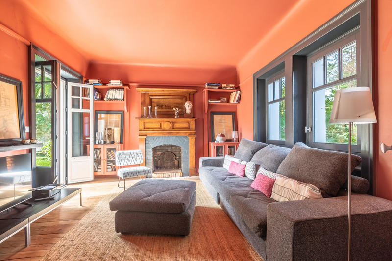 Maison - 289 m² - 10 pièces