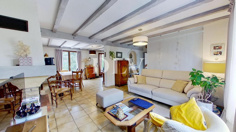 Maison - 127 m² - 5 pièces