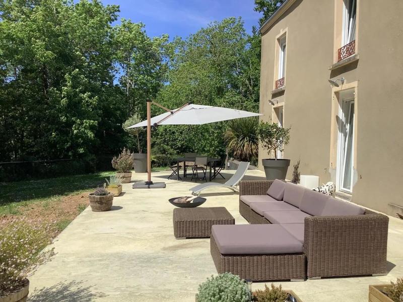 Demeure - 350 m² - 10 pièces