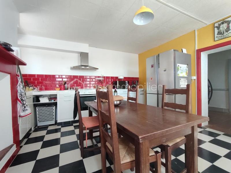 Maison - 200 m² - 7 pièces