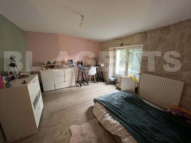 Maison - 270 m² - 10 pièces