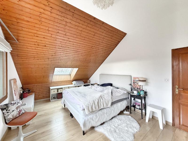 Maison - 211 m² - 7 pièces