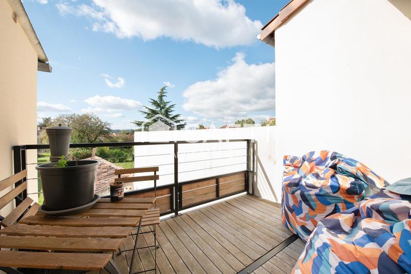 Maison - 234 m² - 8 pièces