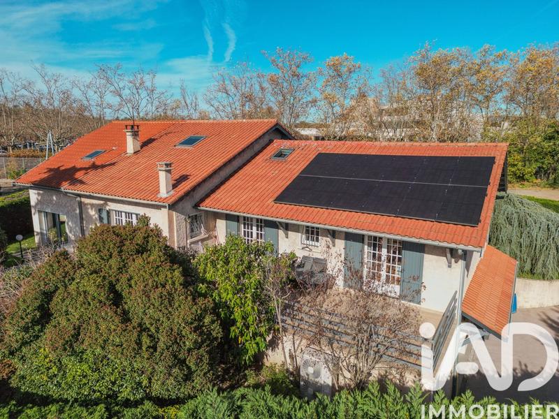 Maison - 245 m² - 8 pièces