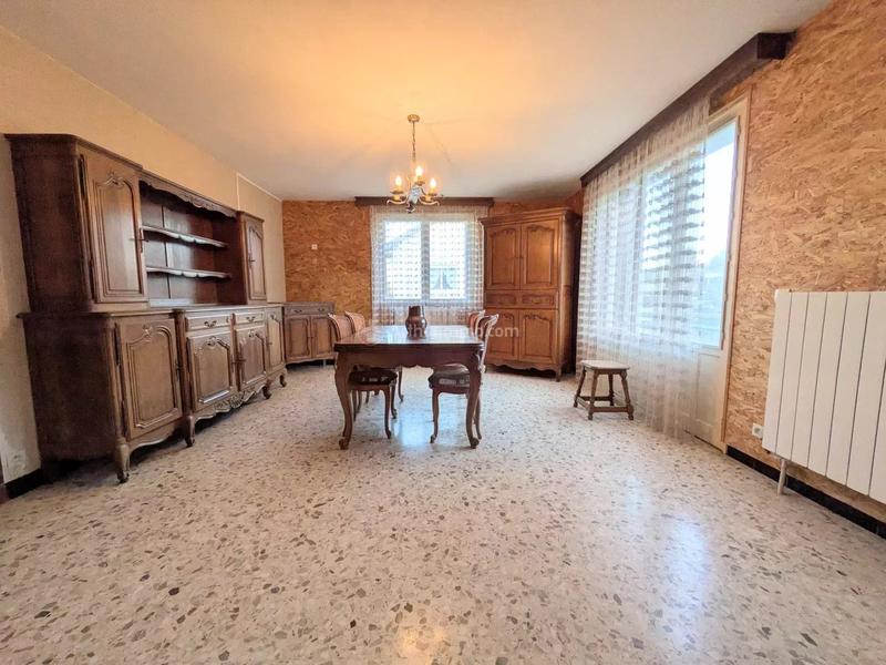 Maison - 184 m² - 5 pièces