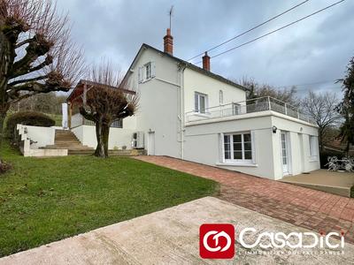 Maison traditionnelle - 146 m² - 4 pièces