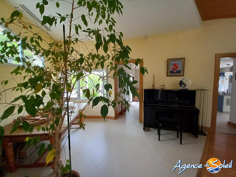 Villa - 326 m² - 10 pièces