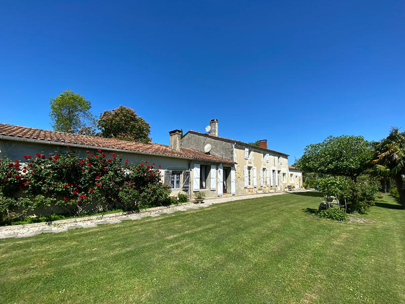 Maison - 534 m² - 12 pièces