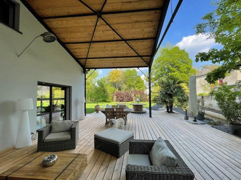 Maison - 300 m² - 7 pièces