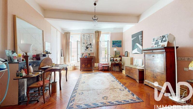 Maison - 328 m² - 10 pièces