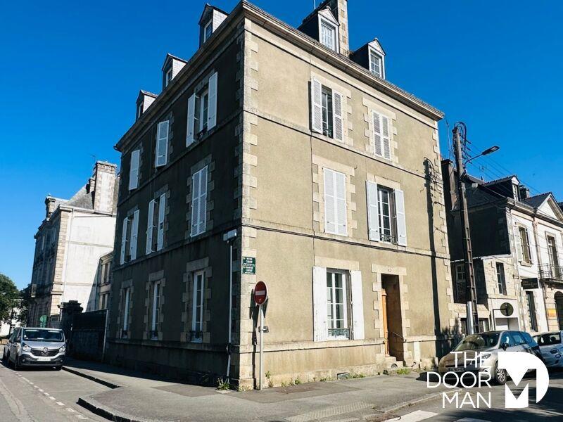 Immeuble - 241 m² - 18 pièces