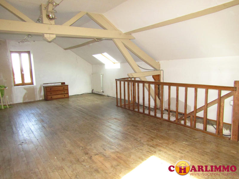 Maison traditionnelle - 270 m² - 6 pièces