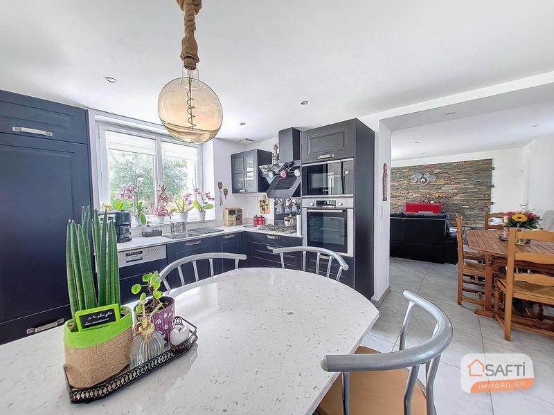 Maison - 105 m² - 6 pièces