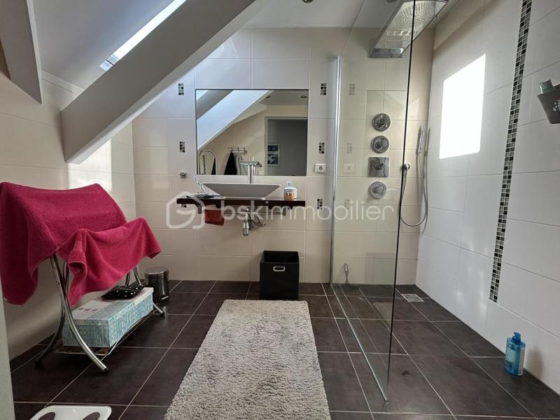 Maison - 205 m² - 8 pièces