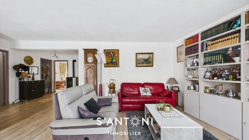 Appartement - 93 m² - 4 pièces