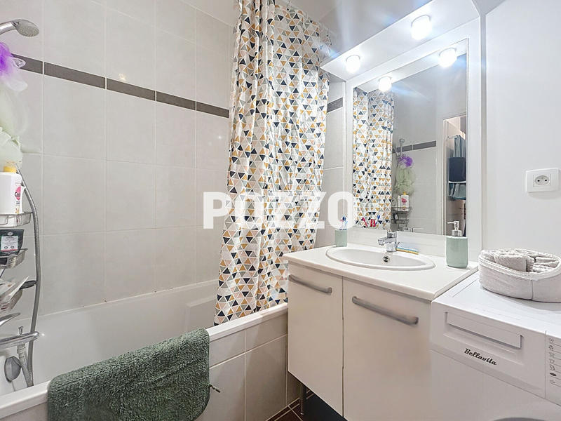 Appartement - 75 m² - 3 pièces