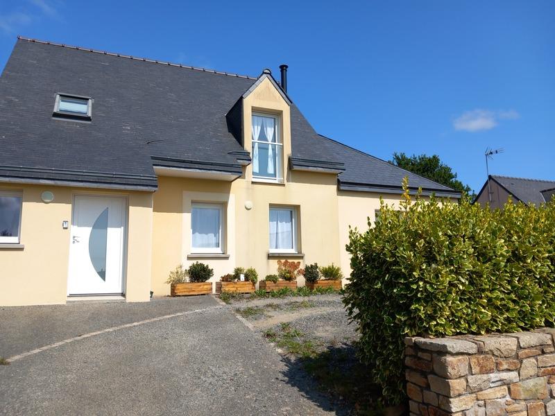 Maison - 121 m² - 7 pièces