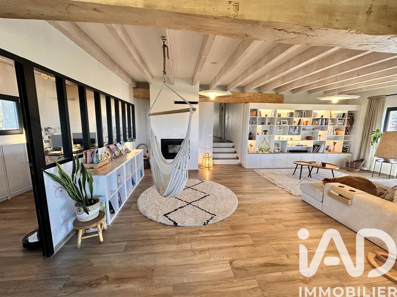 Maison - 250 m² - 7 pièces