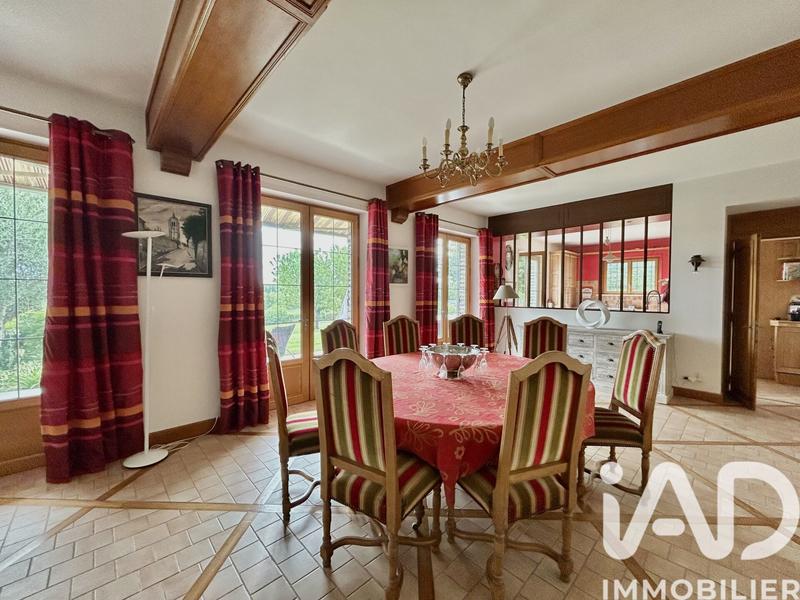 Maison - 360 m² - 10 pièces