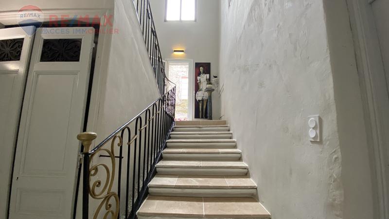 Maison - 392 m² - 12 pièces