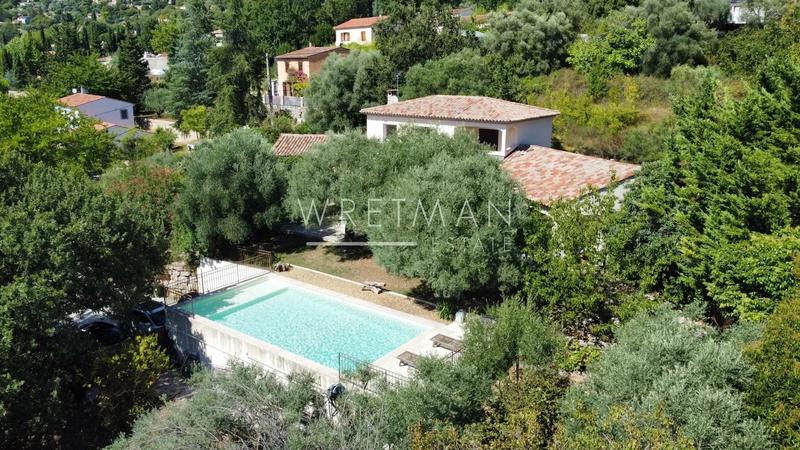 Villa - 225 m² - 6 pièces